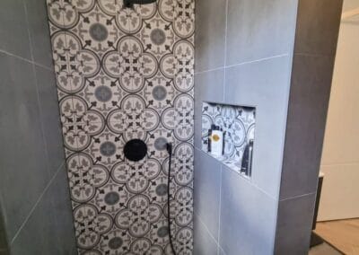 Mozaïek tegelpatroon in badkamer - tegelwerk Uw tegelidee